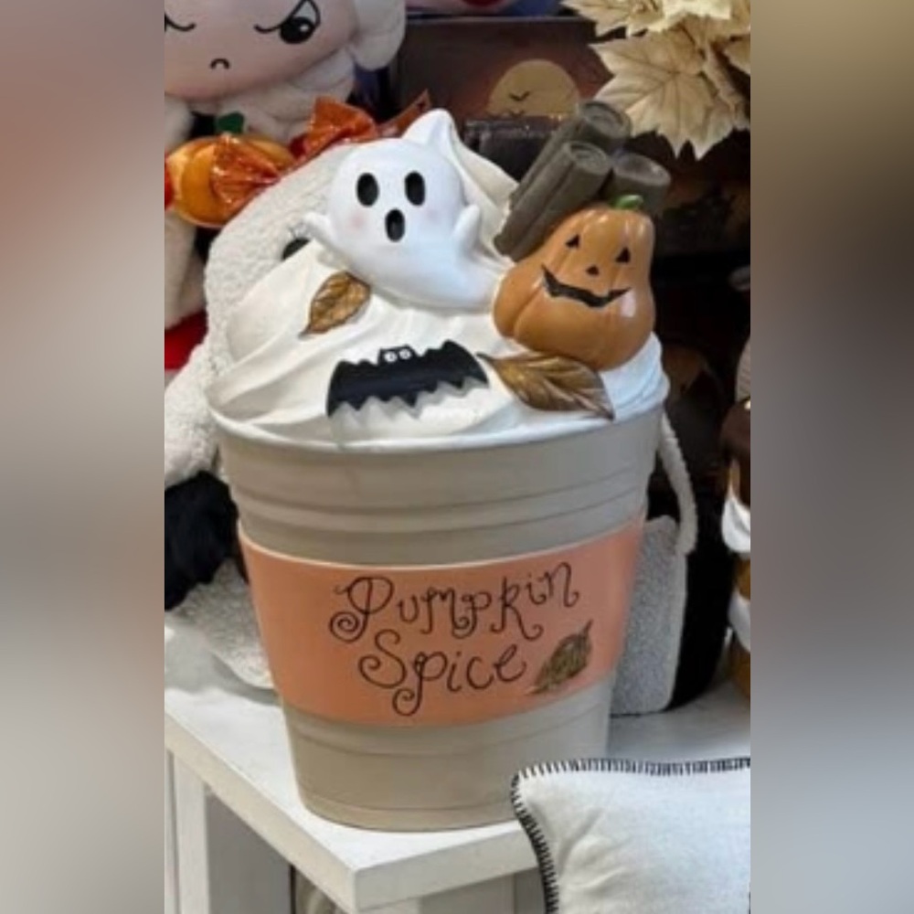 ISO (not for sale) Halloween Decor